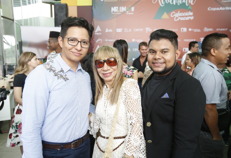 5. Joel Morán, Ruth de Rodríguez y Jair Batista.
