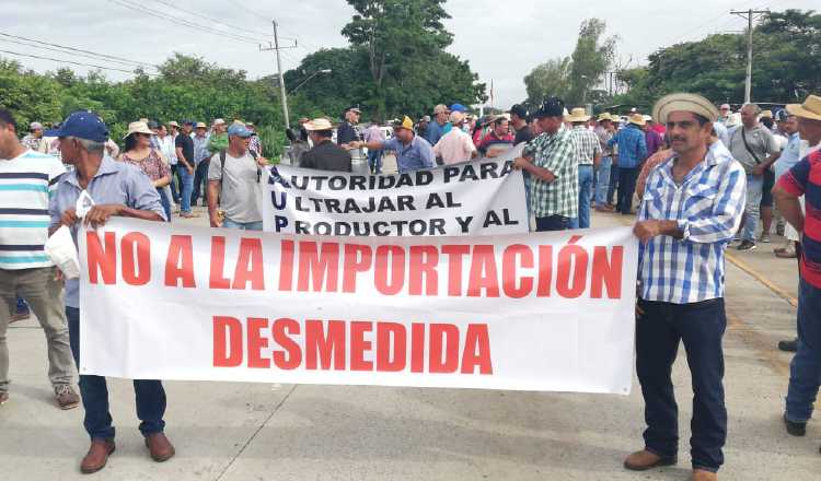 Productores de ganado, maíz, tomate, leche y demás rubros señalaban que el desbalance de importaciones