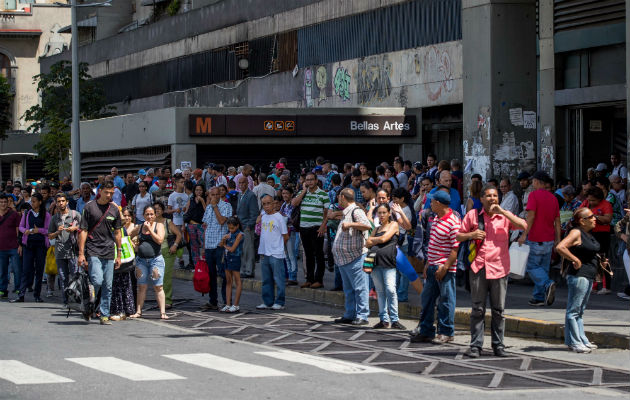 El servicio del metro se vio seriamente afectado. FOTO/EFE