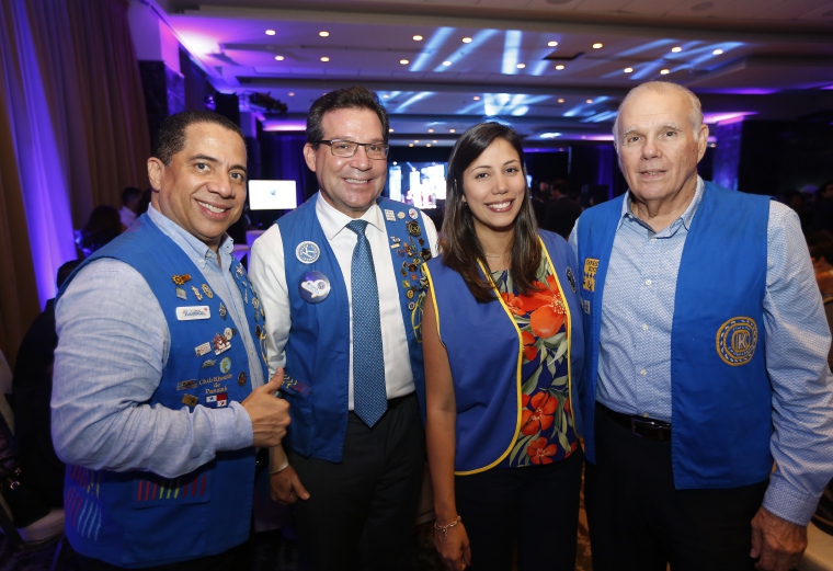 5. Alfredo Álvarez, Guido Rodríguez, Daniela Febles y Hernesto Boyd.