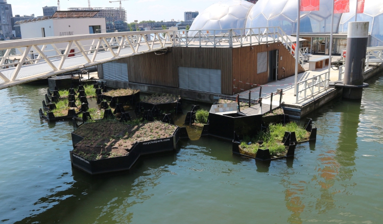 Se acaban de inaugurar los primeros 140 metros cuadrados de este parque flotante 'en crecimiento'.