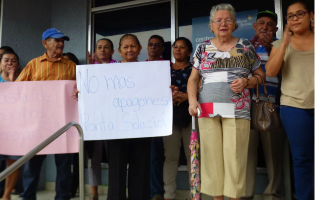 Los residentes realizarán manifestaciones para exigir respuestas. Foto: Thays Domínguez. 