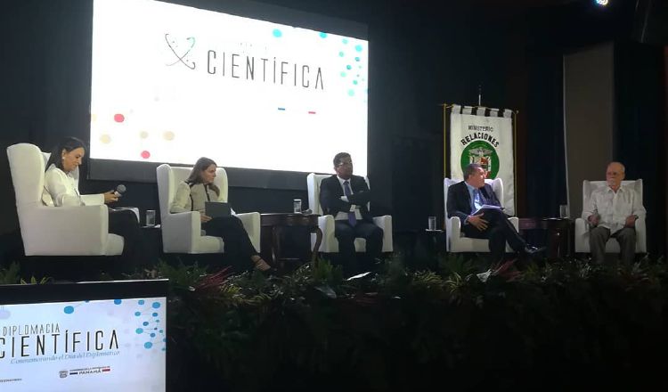 Panel de Medio ambiente, cambio climático y sostenibilidad.