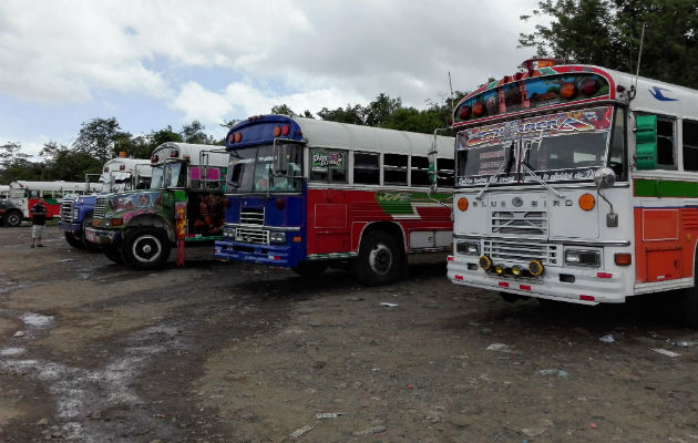 Este robo se registra un mes después de que sujetos armados dispararan en contra de un transporte de pasajeros de la ruta Penonomé – Panamá.