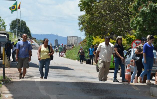 El motivo, la agresión de un conocido comerciante local a manos, supuestamente, de un grupo de venezolanos, que intentaron asaltarlo en casa con su familia, de acuerdo con el Gobierno de Roraima.