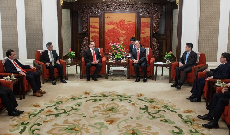 Autoridades de China y El Salvador se reúnen. /Foto EFE