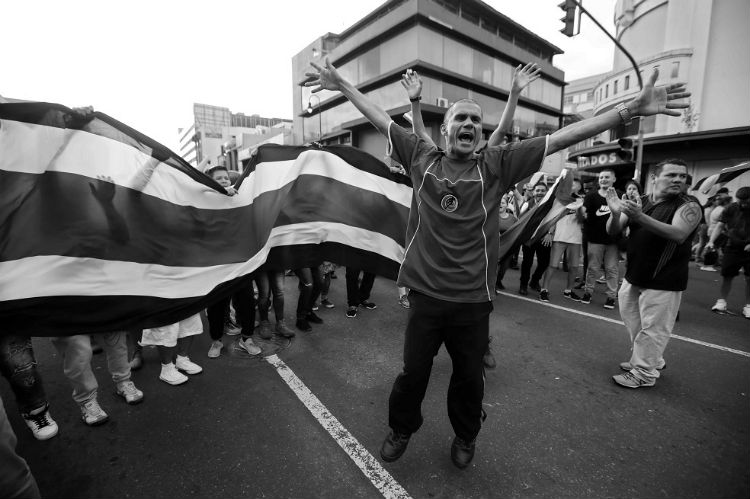 Costarricenses se manifiestan, 19 de agosto, en contra del ingreso de nicaragüenses que piden refugio. EFE 