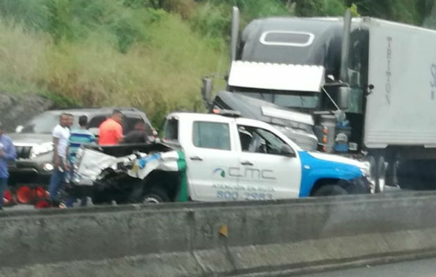 Operaciones de Tránsito investiga accidente en la autopista autopista Panamá Colón. Foto/Diómedes Sánchez