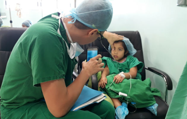 Los niños y sus familias reciben hospedaje, transporte y alimentación. Foto: Thays Domínguez. 