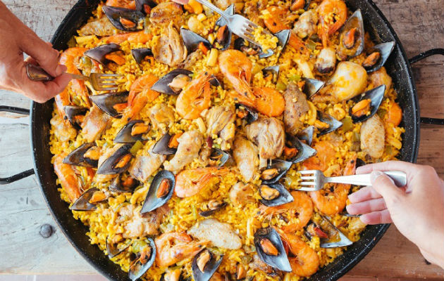 Los asistentes entrarán al Paellatón 2018, en el que concursarán siete diferentes chefs empíricos con sus equipos de trabajo. /Foto: Pixabay