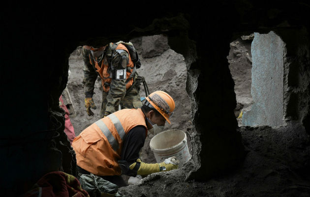 Sobre el cráter se originó un pulso incandescente de 100 metros de altura que generó una avalancha.