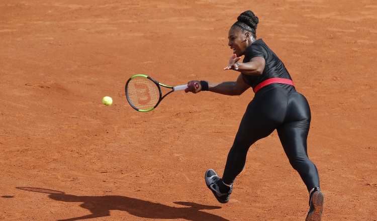 Serena Williams en un partido del torneo francés. /Foto AP