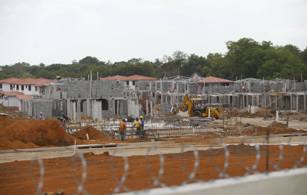 36 millones 734 mil 109 dólares corresponde a las inmobiliarias que siguen liderando el tablero de quejas de la Acodeco con 523. Foto/Archivo