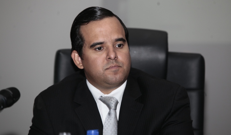 El ministro de Desarrollo Agropecuario, Eduardo Carles, sigue sin dar explicaciones.