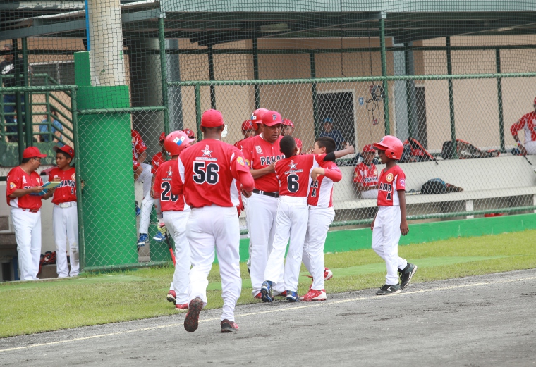 Pinto se graduó de profesor de Educación Física. Pinto se graduó de profesor de Educación Física.