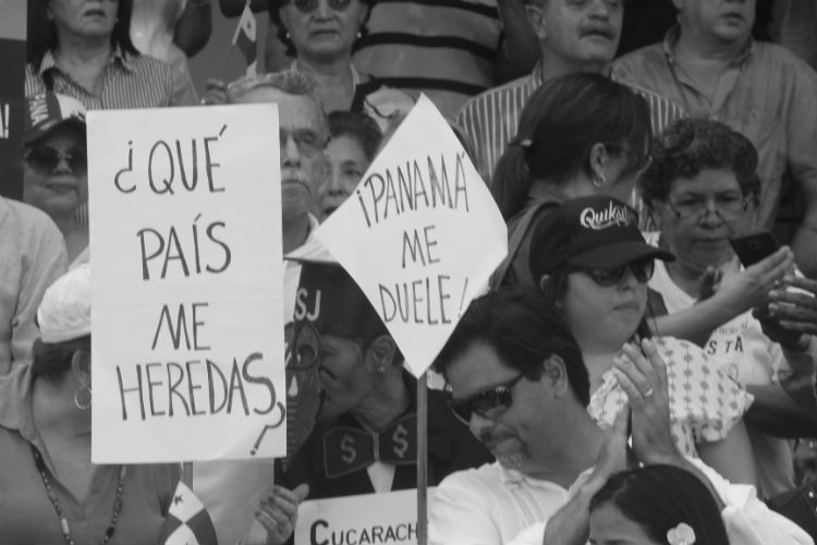 La corrupción parece prevalecer colocando nuestras actitudes y ética en tela de juicio. 