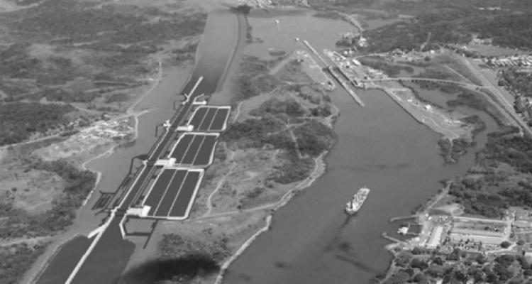 Tránsito por la esclusa de Cocolí,  Pacífico, en el Canal Ampliado. 
