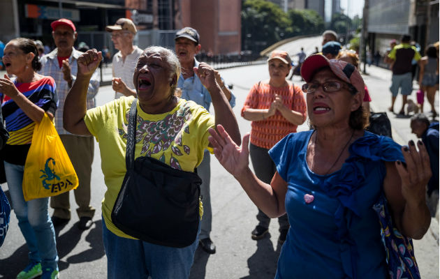 Los adultos mayores cerraron las calles en varios estados. 