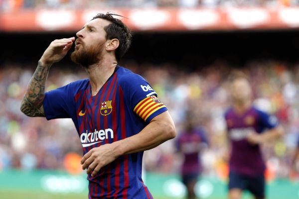 Messi le hizo dos goles al Huelva. Foto de EFE