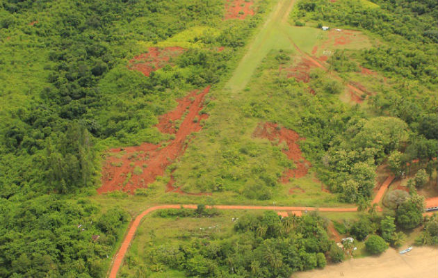 Temen que la pista de aterrizaje en Isla Coiba sea el inicio de otras obras. Foto: Cortesía 