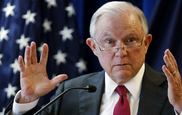 El fiscal general de EE.UU., Jeff Sessions, se ha defendido los ataques del presidente Trump. FOTO/AP