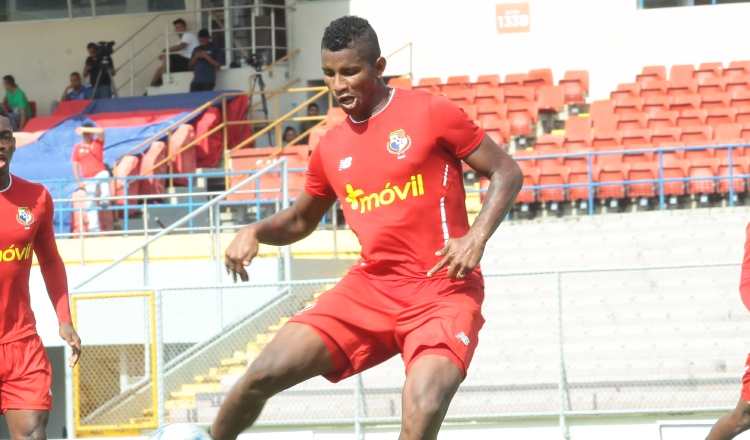 Fidel Escobar en los entrenamientos de la Roja. /Foto Anayansi Gamez