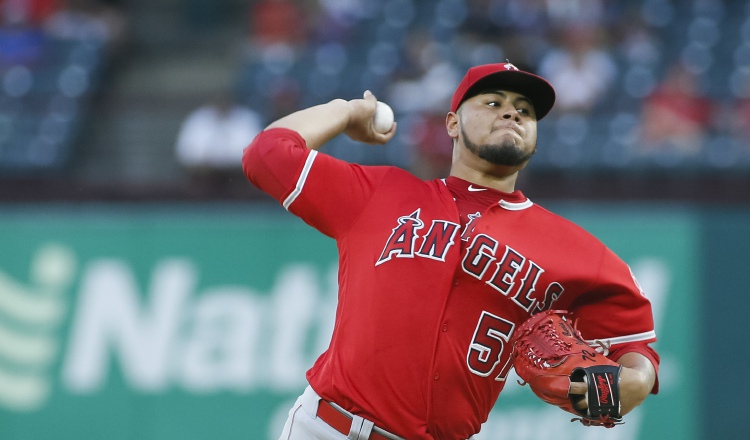 Jaime Barría debutó en la MLB  ante los Rangers.