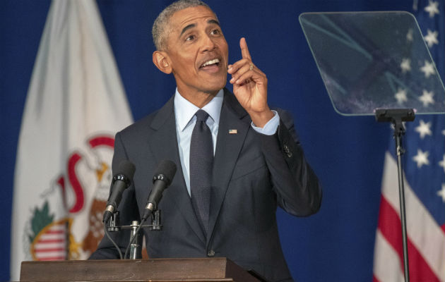 El expresidente Barack Obama criticó duramente la administración de Donald Trump. FOTO/AP