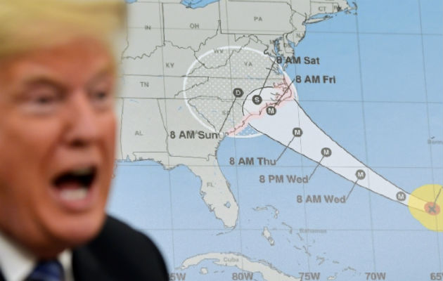 El presidente Trump habló a la nación sobre la inminente llegada de Florence. Fotos: AP/EFE.