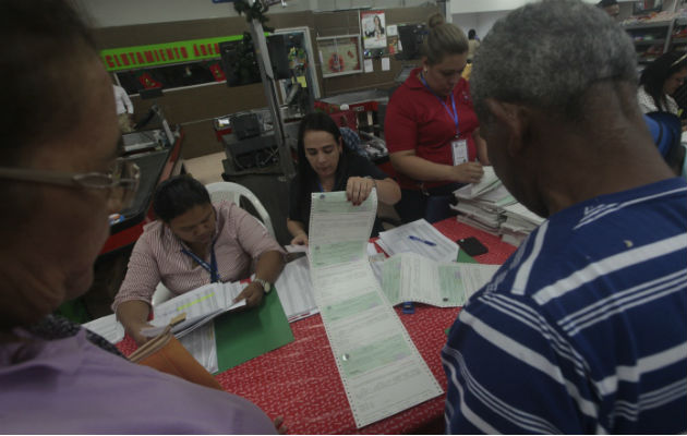 En la última entrega de los Cepadem, más de 8,000 personas retiraron su certificado. Archivo