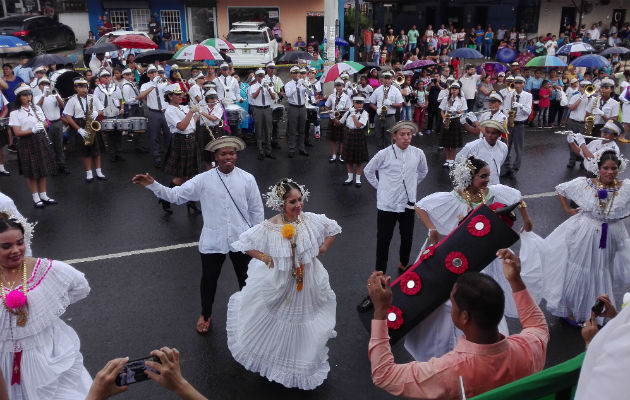 Las piezas musicales fueron aplaudidas por los asistentes en el desfile de La Chorrera en Panamá Oeste. Foto: Eric Montenegro.