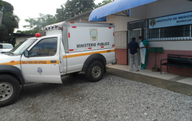 El Ministerio Público quien inició la diligencia en horas de la madrugada del sábado, ordenó el traslado del cuerpo a la morgue judicial. Foto/José Vásquez