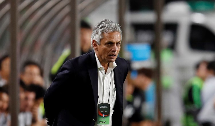 Reinaldo Rueda dirige a Chile. /Foto EFE