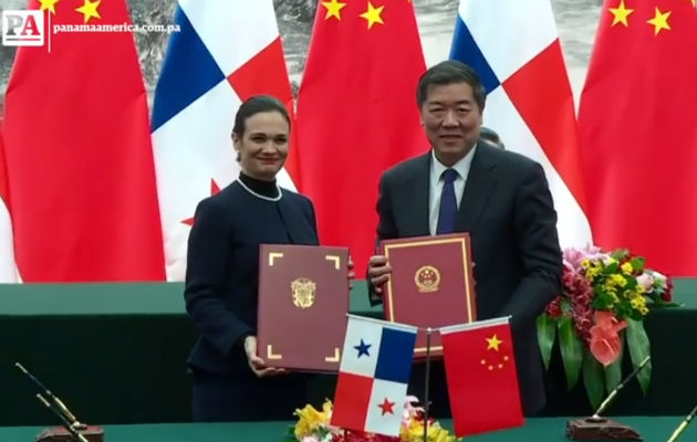 Polémica por ofrecimiento de Juan Carlos Varela para embajada china.
