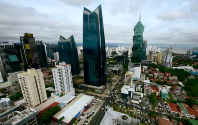 Cierres y despidos causan que trabajadores se queden sin ingresos y no puedan comprar