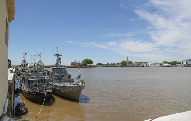 a búsqueda del submarino en el océano, hasta ahora infructuosa.