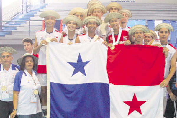 El equipo del  Instituto San Miguel Arcángel de Herrera se preparó fuerte para esta competición regional. /Foto Cortesía