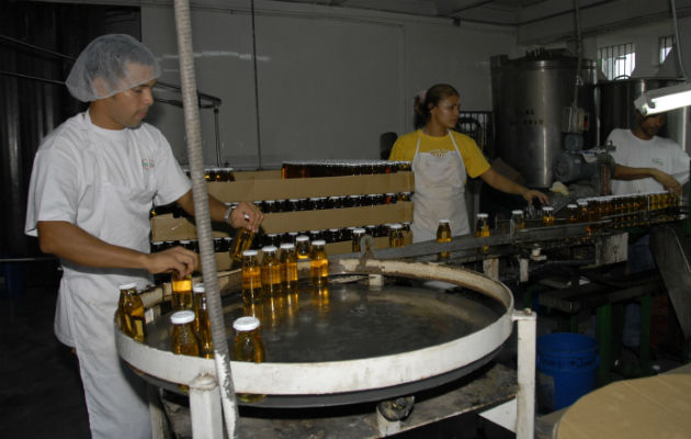La industria manufacturera representa el 7.7% del total de la mano de obra ocupada en el país, informó el SIP. Foto/Archivo