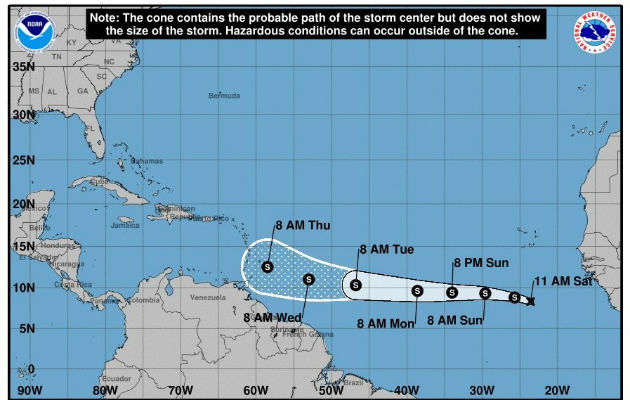 Los vientos máximos sostenidos de Kirk están cerca de los 65 kilómetros por hora (40 millas por hora) con ráfagas a veces más altas, de acuerdo con la información del CNH, con sede en Miami.