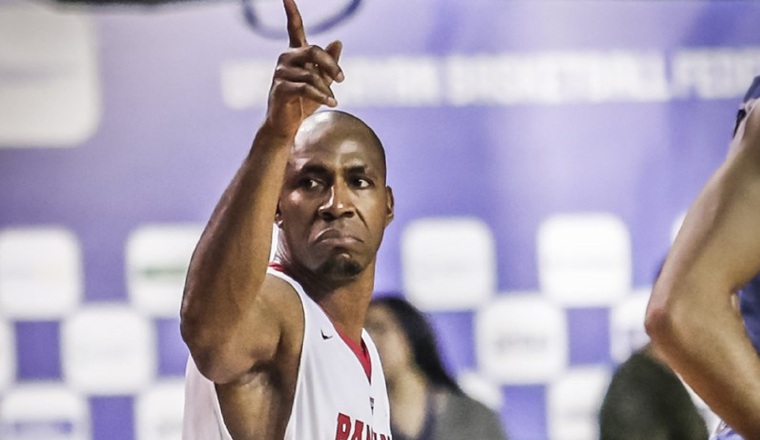 Michael Hicks, capitán de Panamá. Michael Hicks, capitán de Panamá.