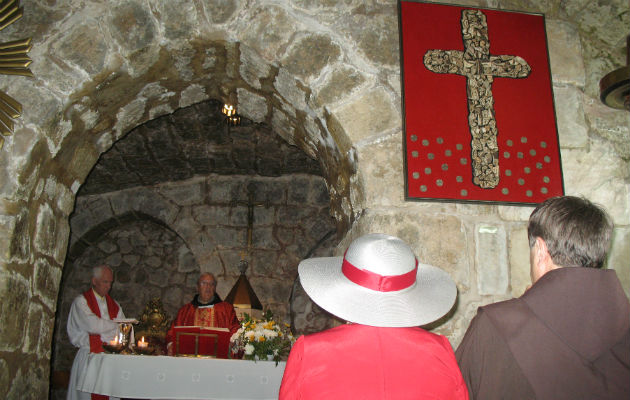 Celebración Sheila Lichacz en la misa con motivo de los 20 años de colgar en el Santuario del Santo Sepulcro Foto: John Lichacz..