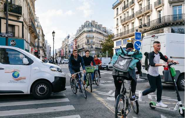 París hoy es la octava ciudad más amigable con las bicicletas, en comparación con 17ava en el 2015. Foto/ Andrea Mantovani para The New York Times.