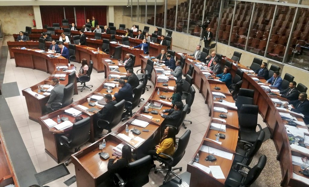 El pleno de la Asamblea Nacional discute el proyecto que reforma la Constitución Política de Panamá.