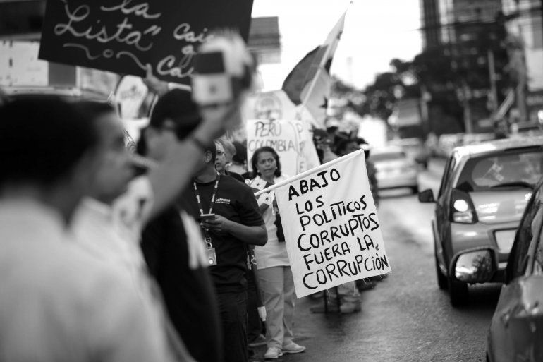 Ningún político se preocupa por su imagen o por lo menos no lo demuestra. Quizás ya perdieron la vergüenza y es algo normal para ellos. Foto: Archivo.