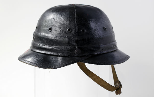 El casco duro Bullard original está inspirado en los cascos de infantería de la Primera Guerra Mundial. Foto/ Luke Sharrett para The New York Times.