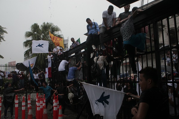 Dos propuestas de los diputados, motivaron protestas de las universidades públicas. Foto de Víctor Arosemena