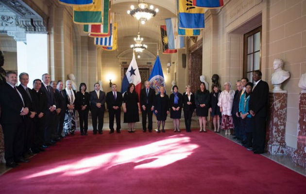 Ceremonia de presentación de credenciales, que acreditan a la Embajadora María Roquebert.
