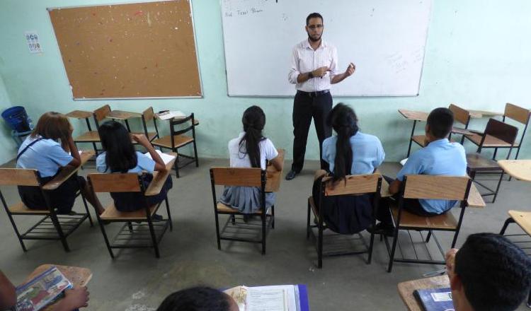 La convocatoria para los estudiantes que desean formar parte del proyecto las habilitará el Meduca, el próximo año. Foto de archivo