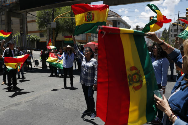 Contrarios a la reelección de Evo Morales, bloquearon calles en La Paz. Foto: EFE.