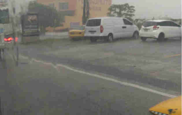 Lluvia azota la ciudad de Panamá. Foto/Cortesía